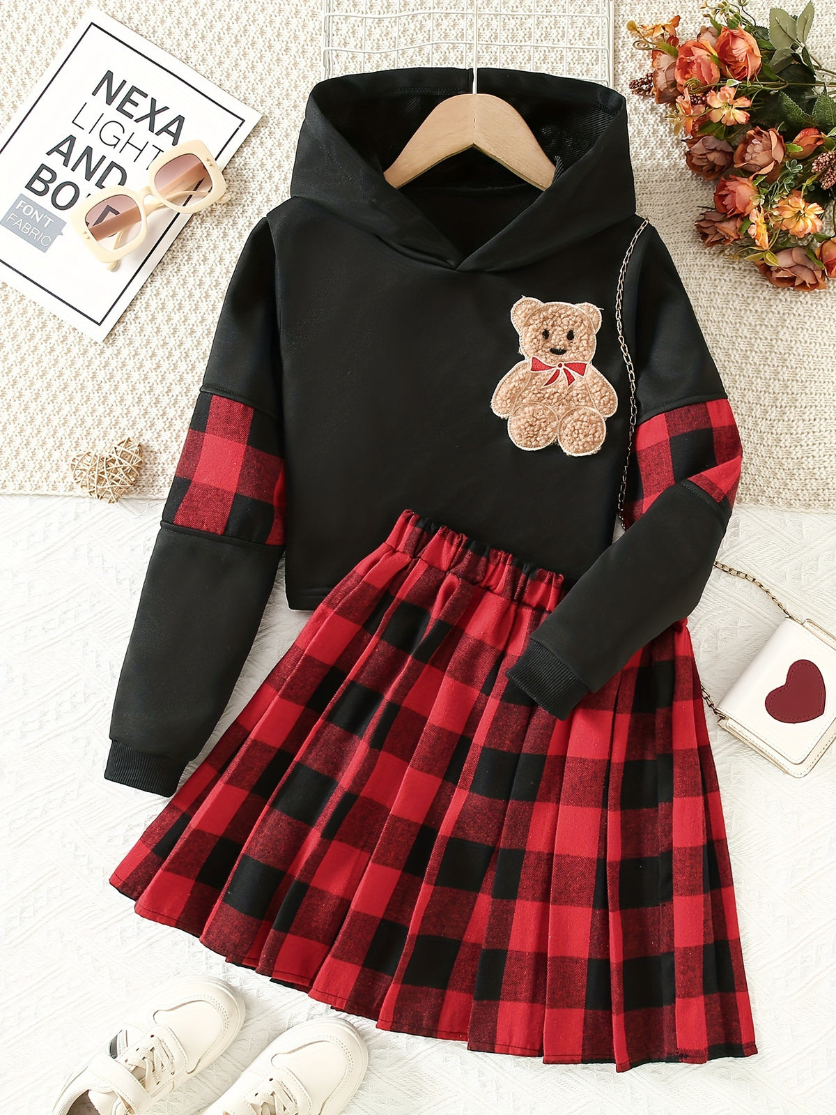 Girls' Plaid Sweatshirt Set with Bear Appliques + Pleated Skirt for Christmas, Fall/Winter Outdoor Casual Activities with Color Stitching