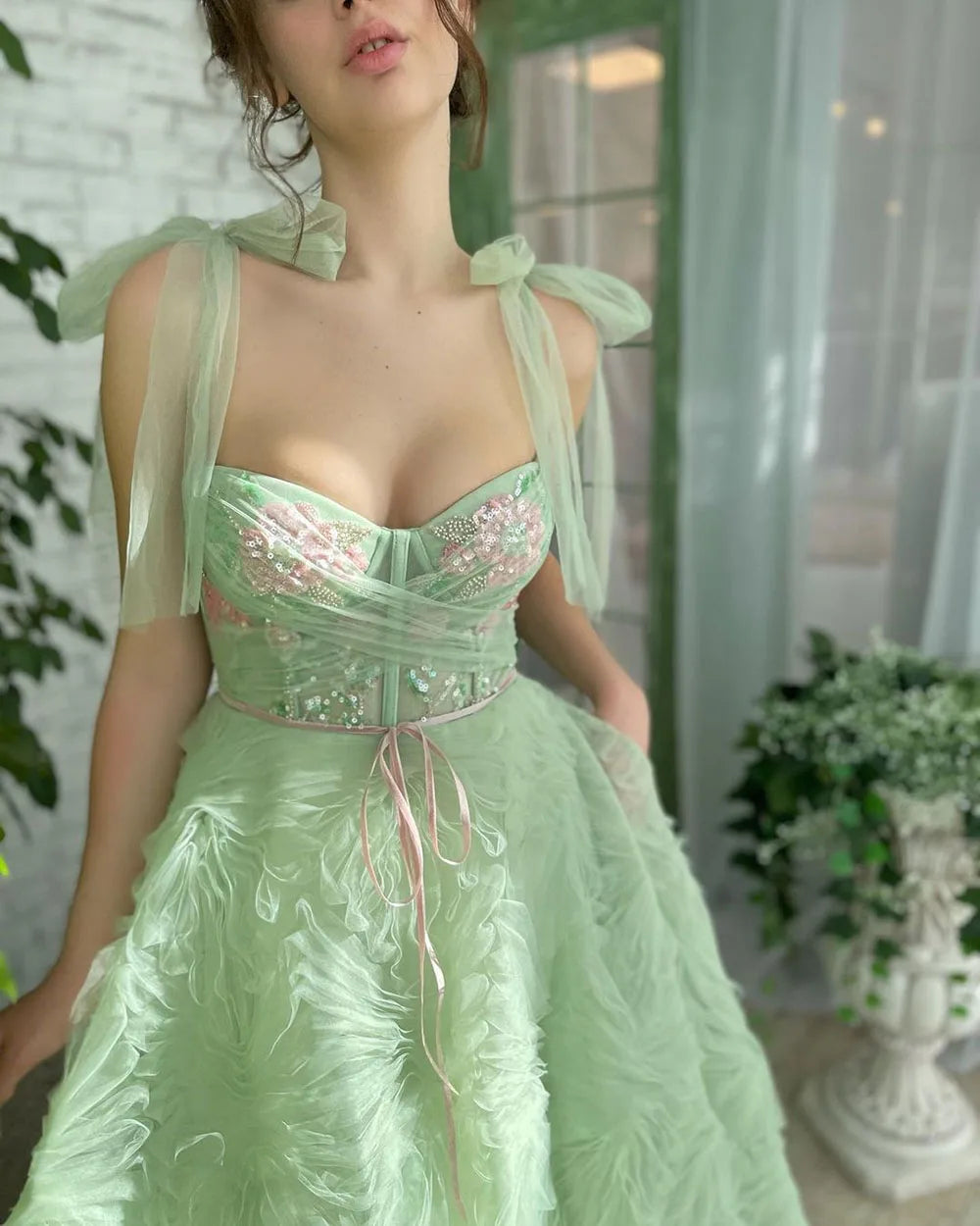 Territory Elegant Tiered Tulle Long Prom Dresses Embroidery Beading Bow Straps Sweetheart Pleat Ruched Ruffles Evening Gowns