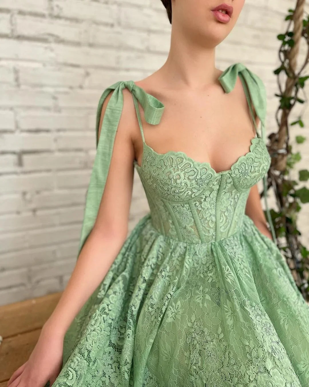 Territory Green Lace Appliques Prom Dresses Spaghetti Straps Tea-Length A-Line Evening Dress Wedding Party Gown