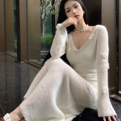 Territory 2024 Autumn New Korean V-neck 3D Flower Sexy Slim Elegant Knitted Long-sleeved Dress Women + White Sling Dress Two-piece Suit