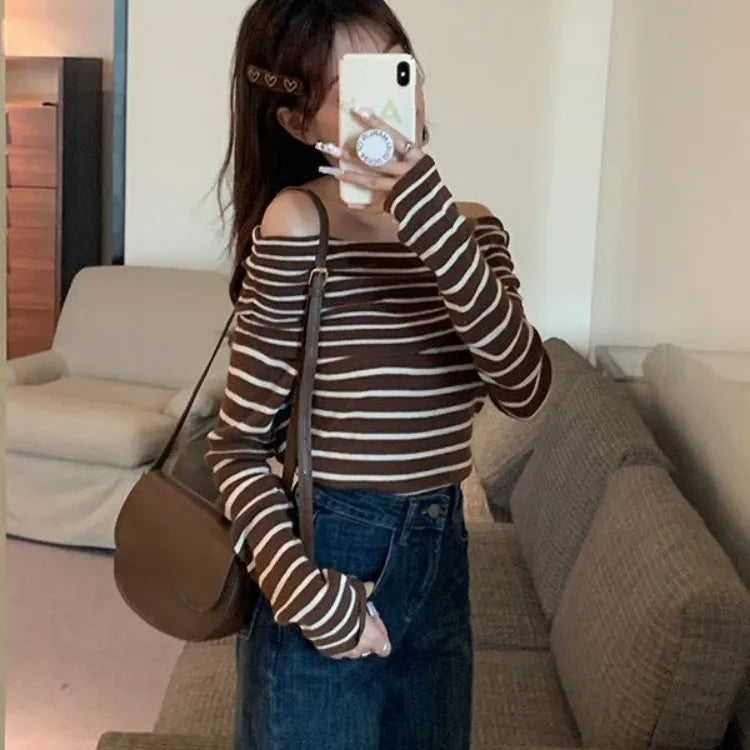 Territory Fashion Sexy Off Shoulder Striped Knitted T-shirts 2024 Spring New Slim Fit Tops Women Y2k E-Girl Long Sleeve Tee Shirt