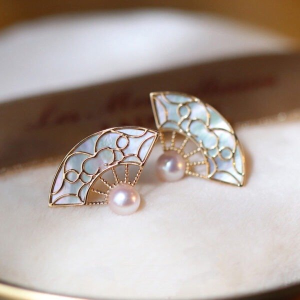 Retro Orange Copper Overgild Gold Fan-Shaped Shell Stud Earrings QI063